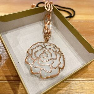 Brand new beautiful rose necklace